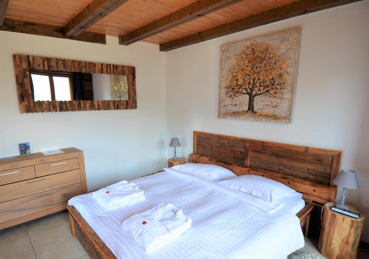 Les Chambres Et Roulottes Des Noisetiers Leysin Esterno foto